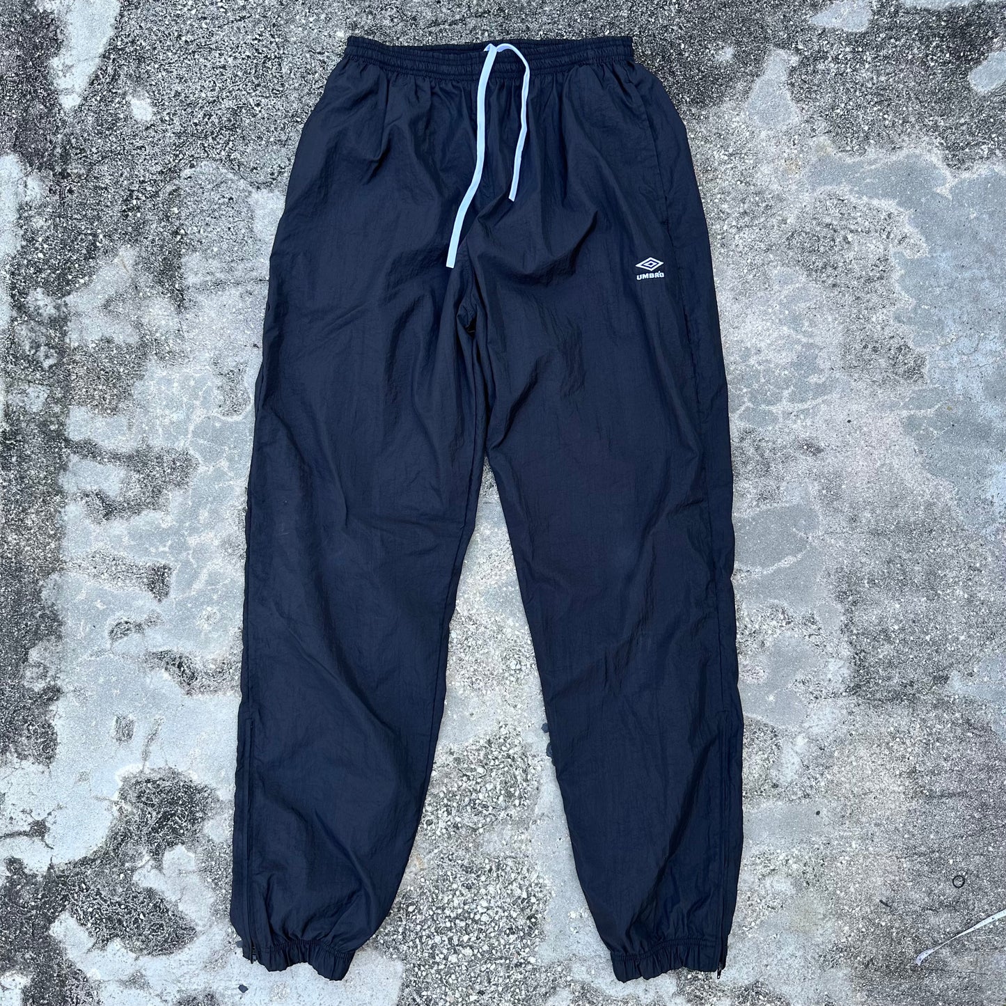 Umbro Embroidered Logo Nylon Track Pants Large