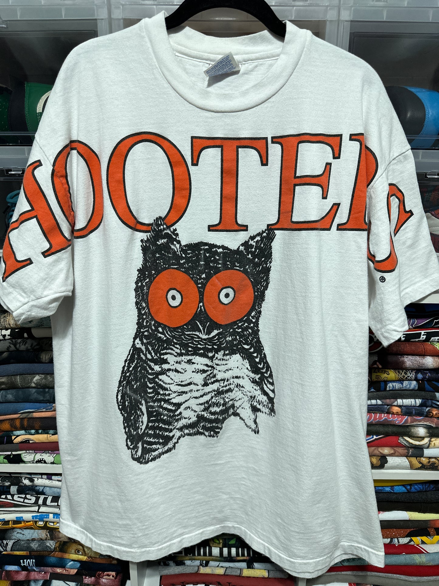 90s Hooters Mega Print Graphic Tee XL