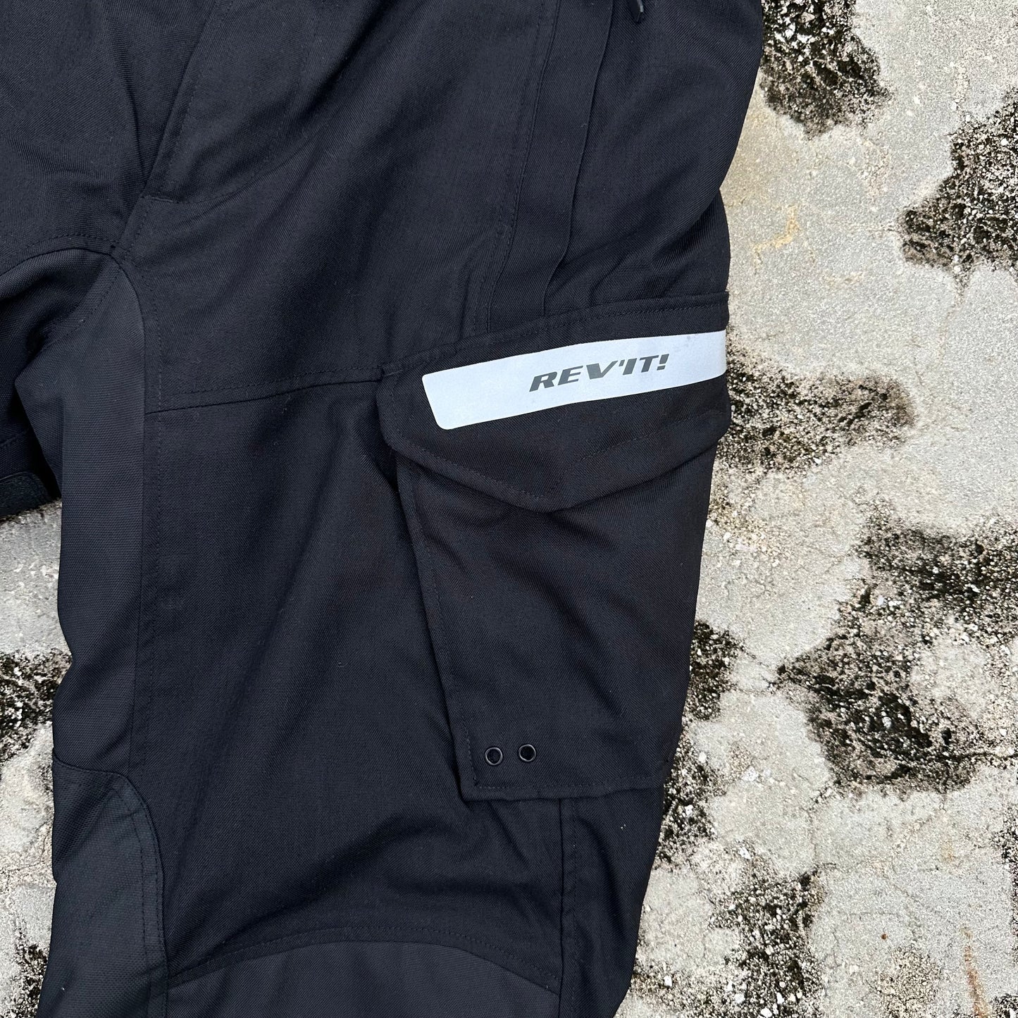 Rev'It Motorcycle Pants Black Hydratex 3L Weatherproof Rider Gear EUC XL