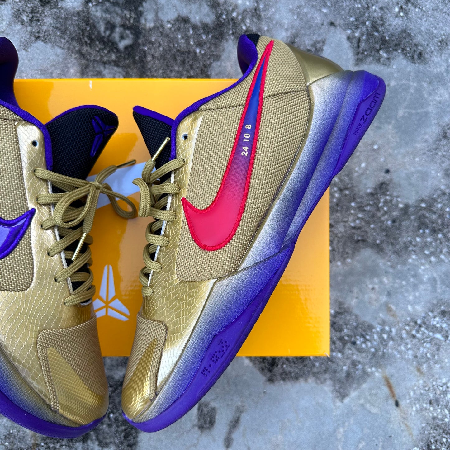 Nike Zoom Kobe 5 Protro x Undefeated Hall Of Fame Size 11
