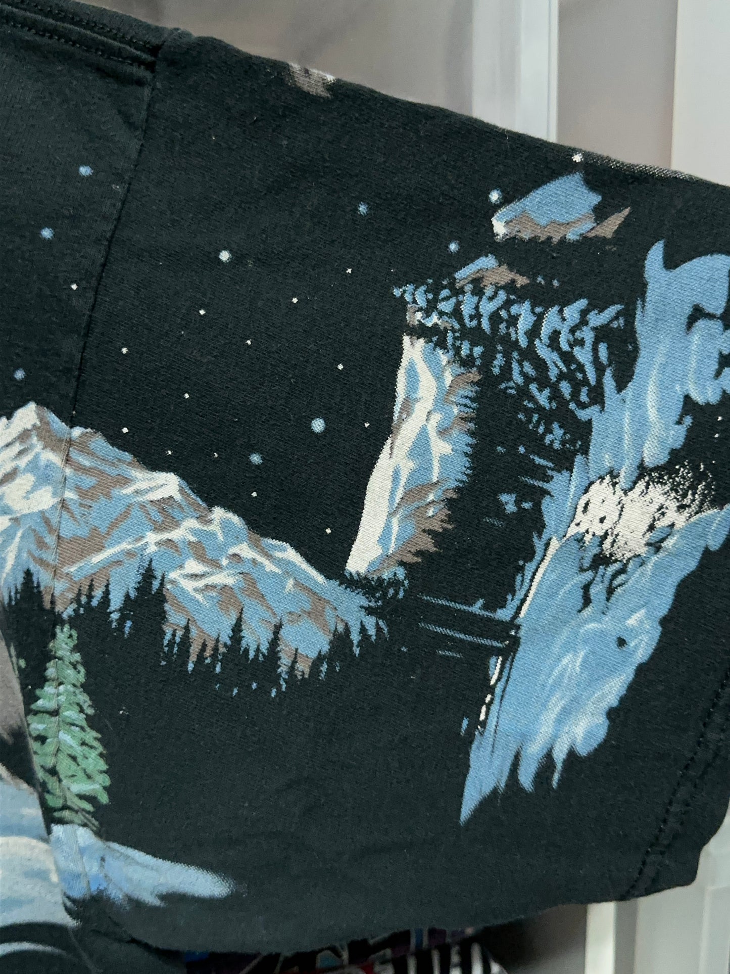 Vintage 90s Liquid Blue Wolf All Over Print Nature Tee XL