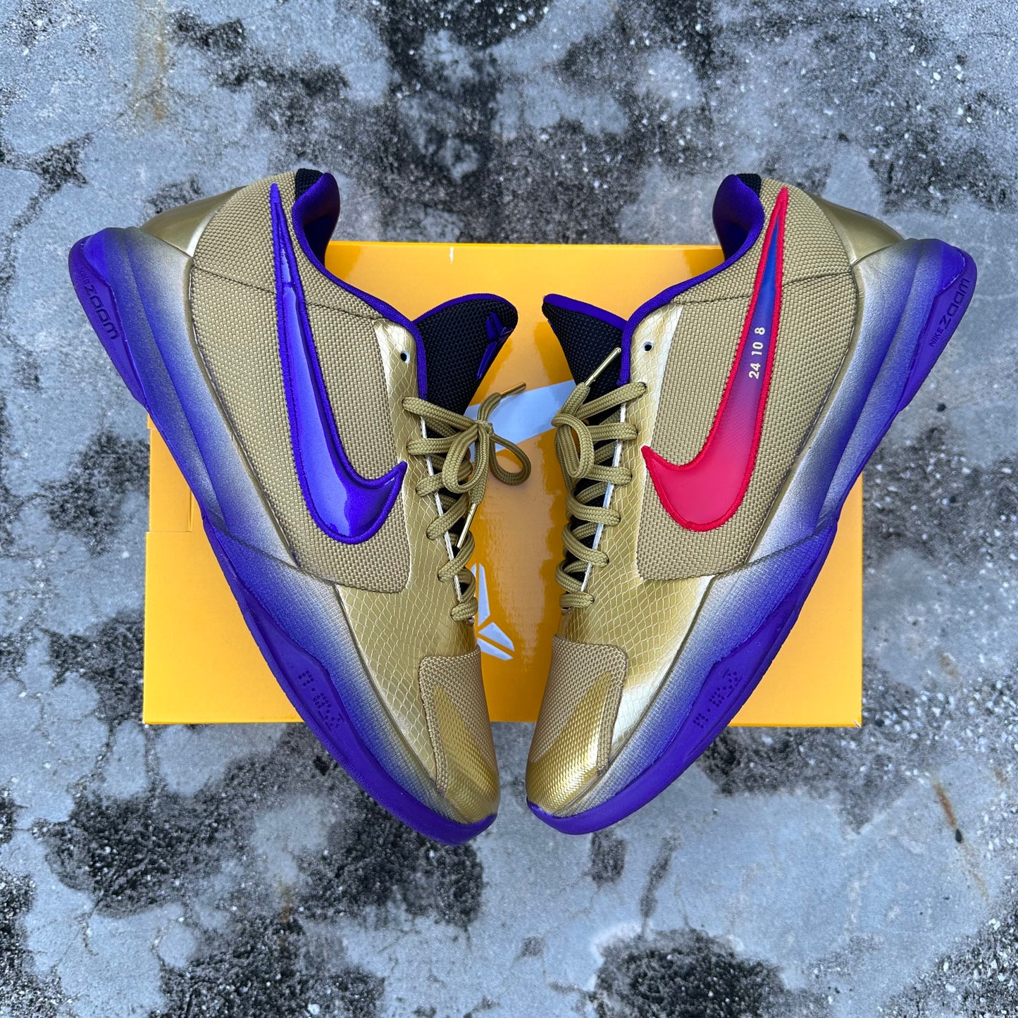 Nike Zoom Kobe 5 Protro x Undefeated Hall Of Fame Size 11
