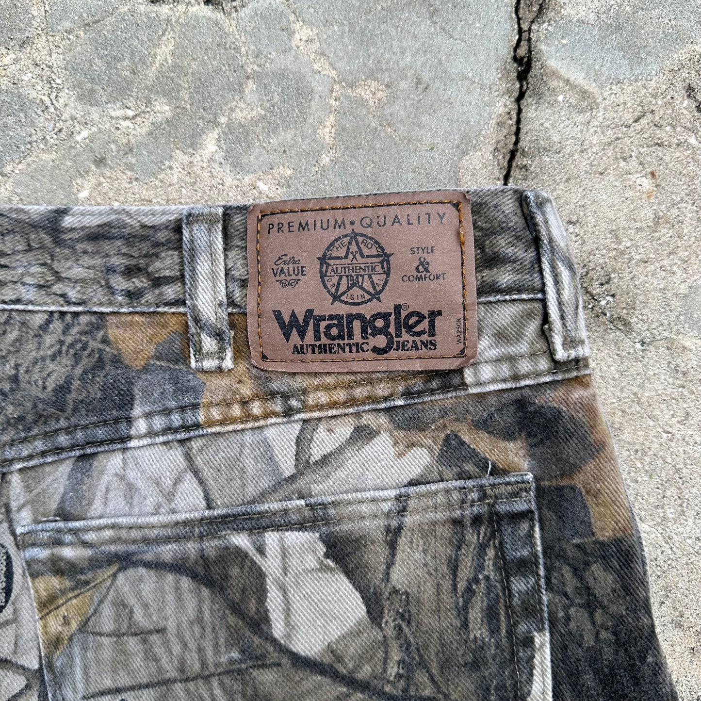 Wrangler x Realtree Camo Double Knee Jeans 36x32