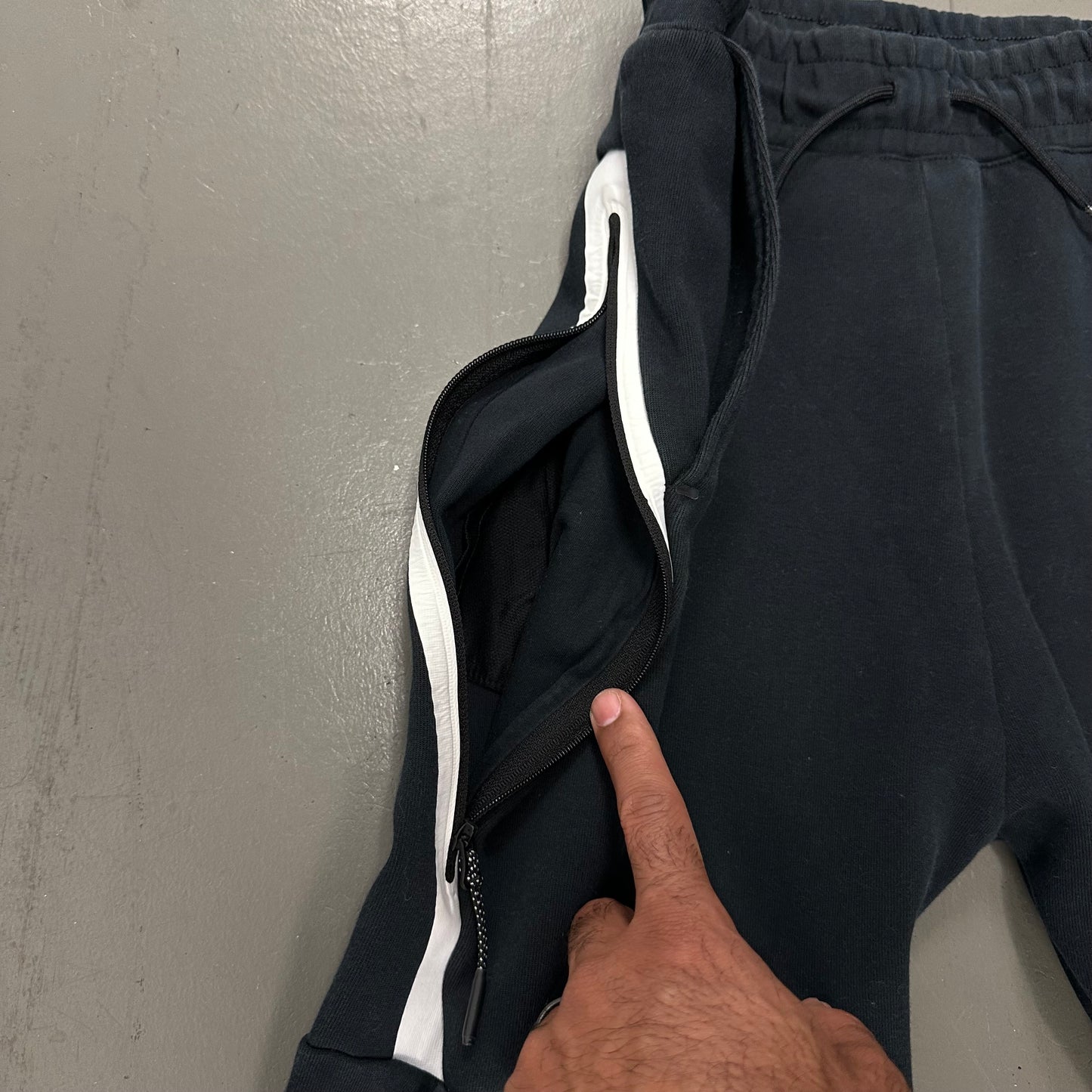Nike Sportswear Tech Fleece Pants Small