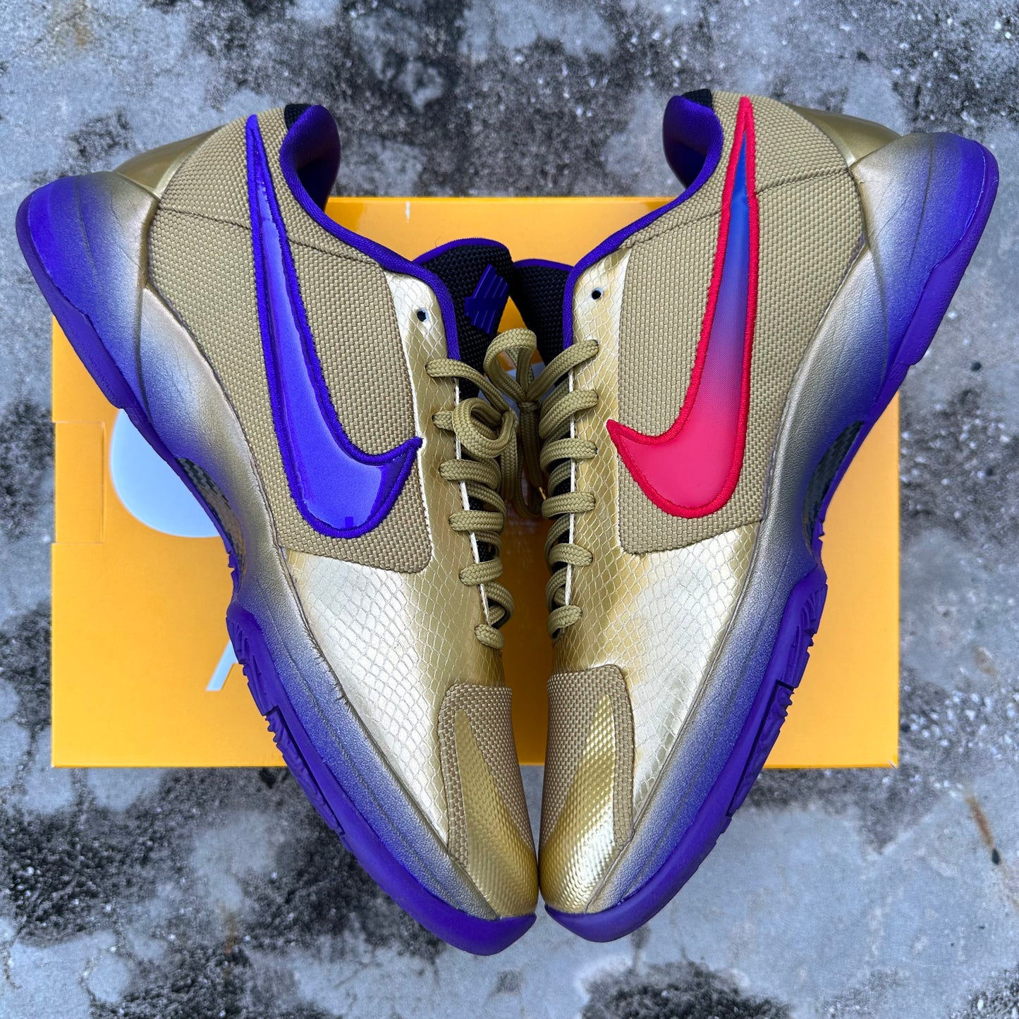 Nike Zoom Kobe 5 Protro x Undefeated Hall Of Fame Size 11