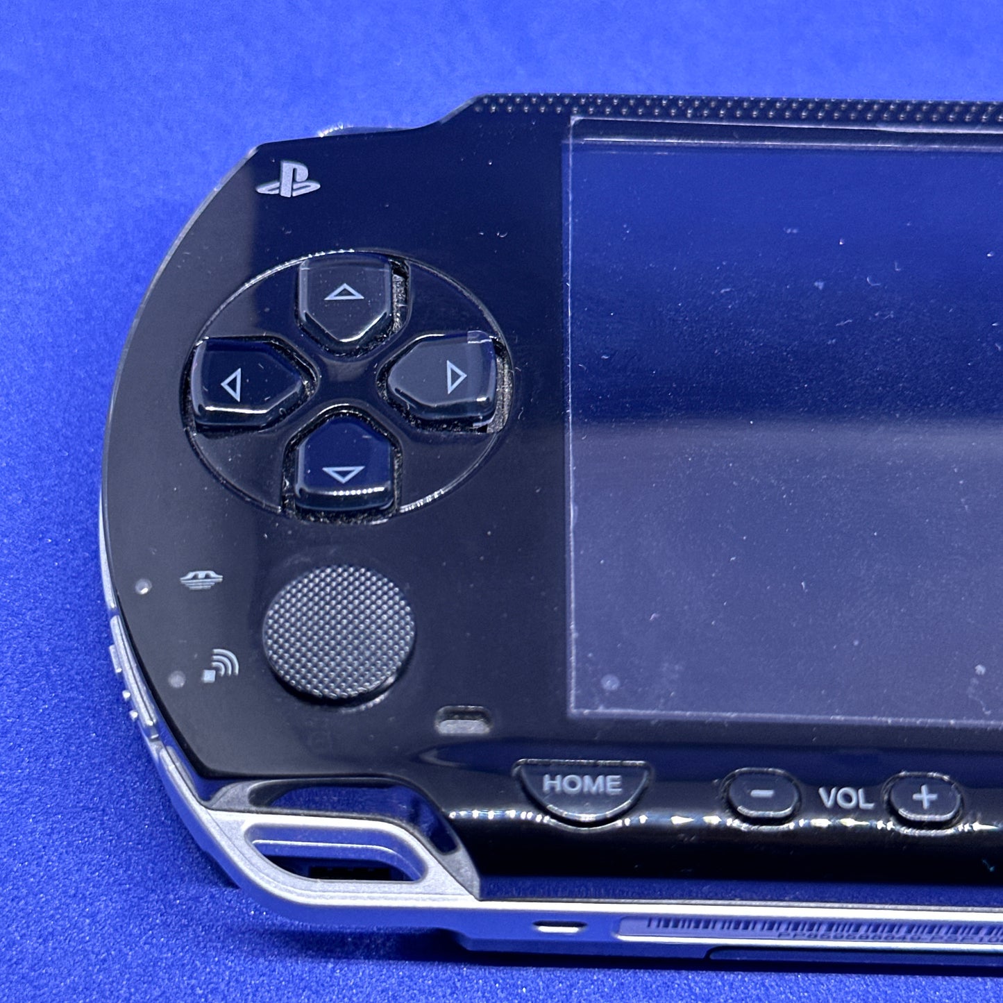 Sony PlayStation PSP Portable Black (PSP-1001K) with Carrying Case Battery