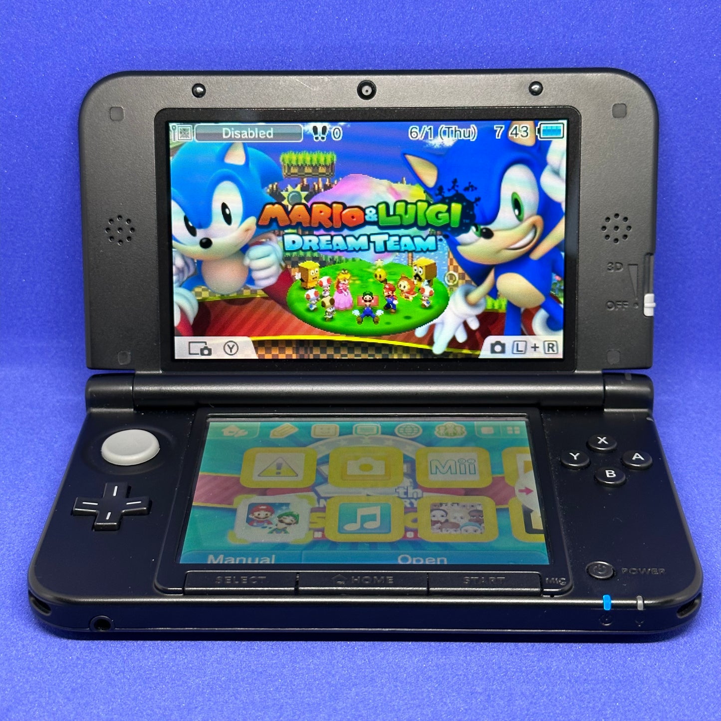 Nintendo 3DS XL Bundle Charger & 8 Games