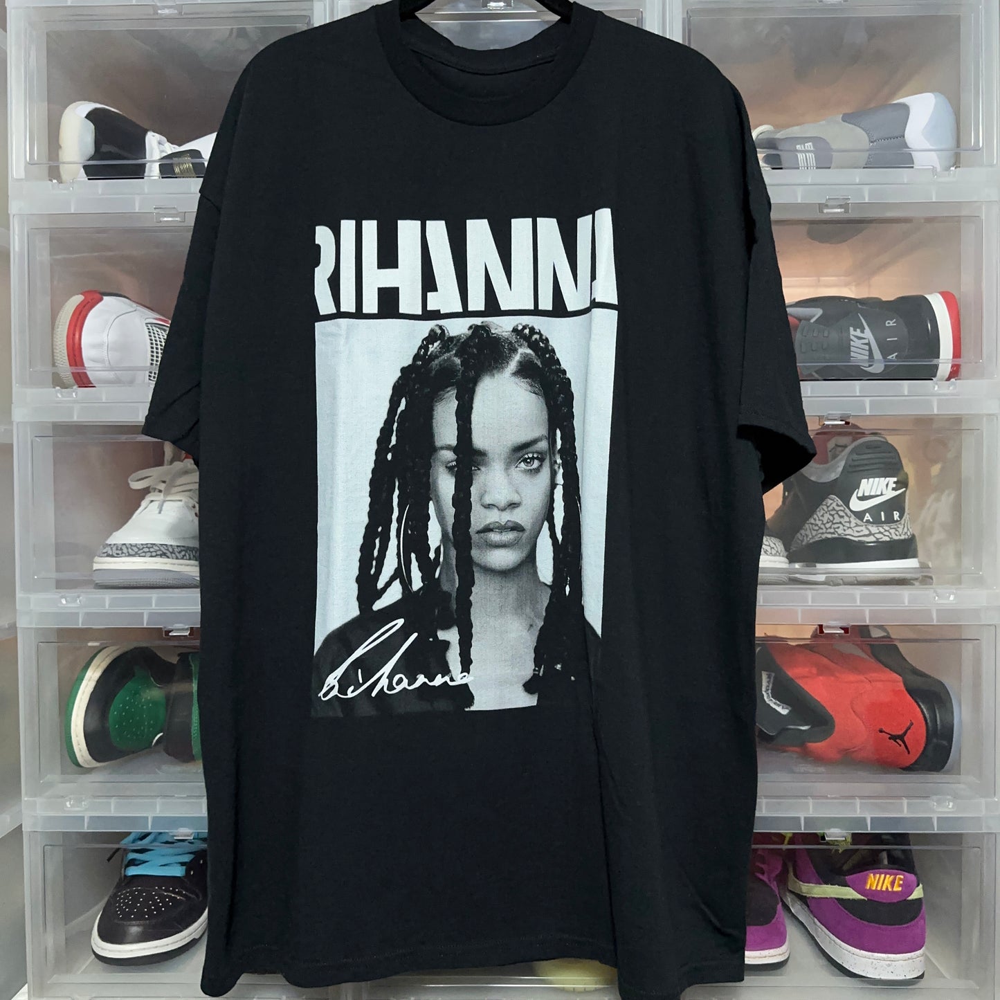 Rihanna Photo Graphic Tee XXL