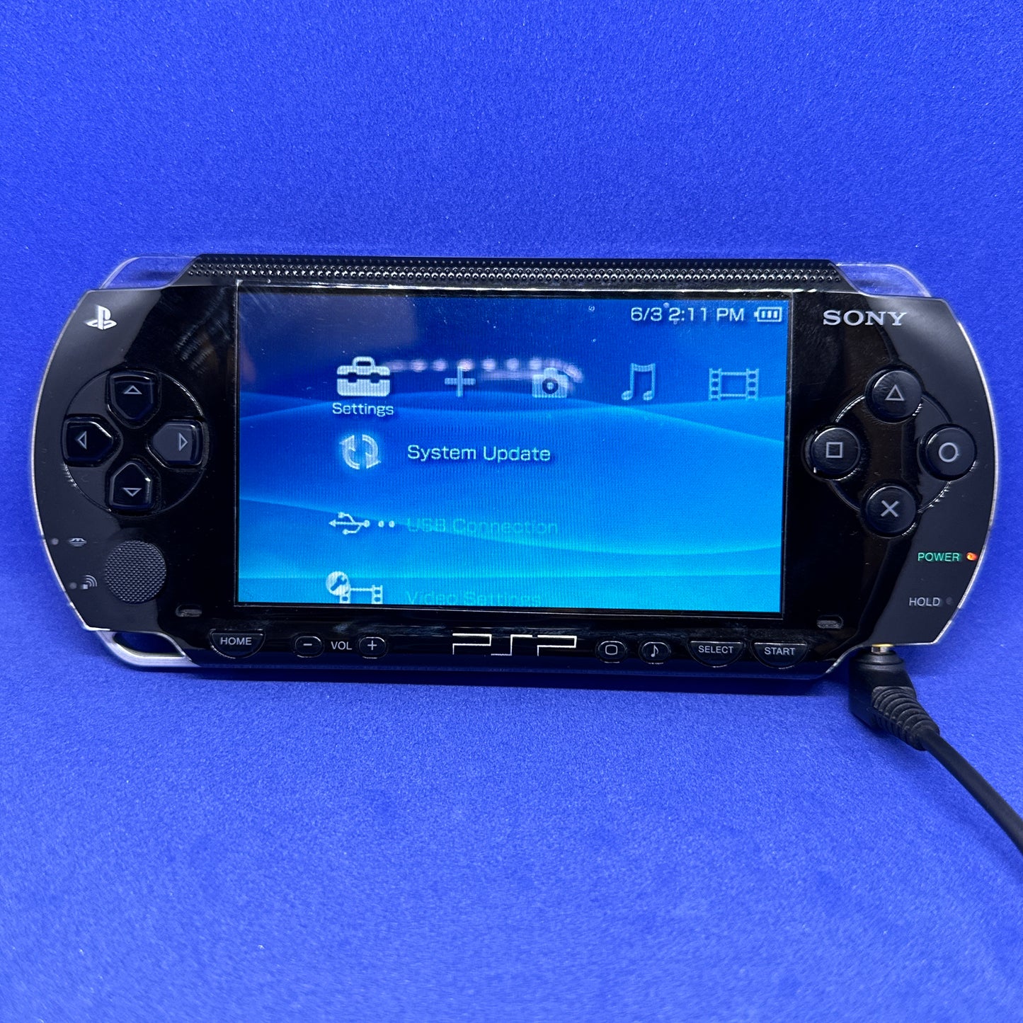 Sony PlayStation PSP Portable Black (PSP-1001K) with Carrying Case Battery