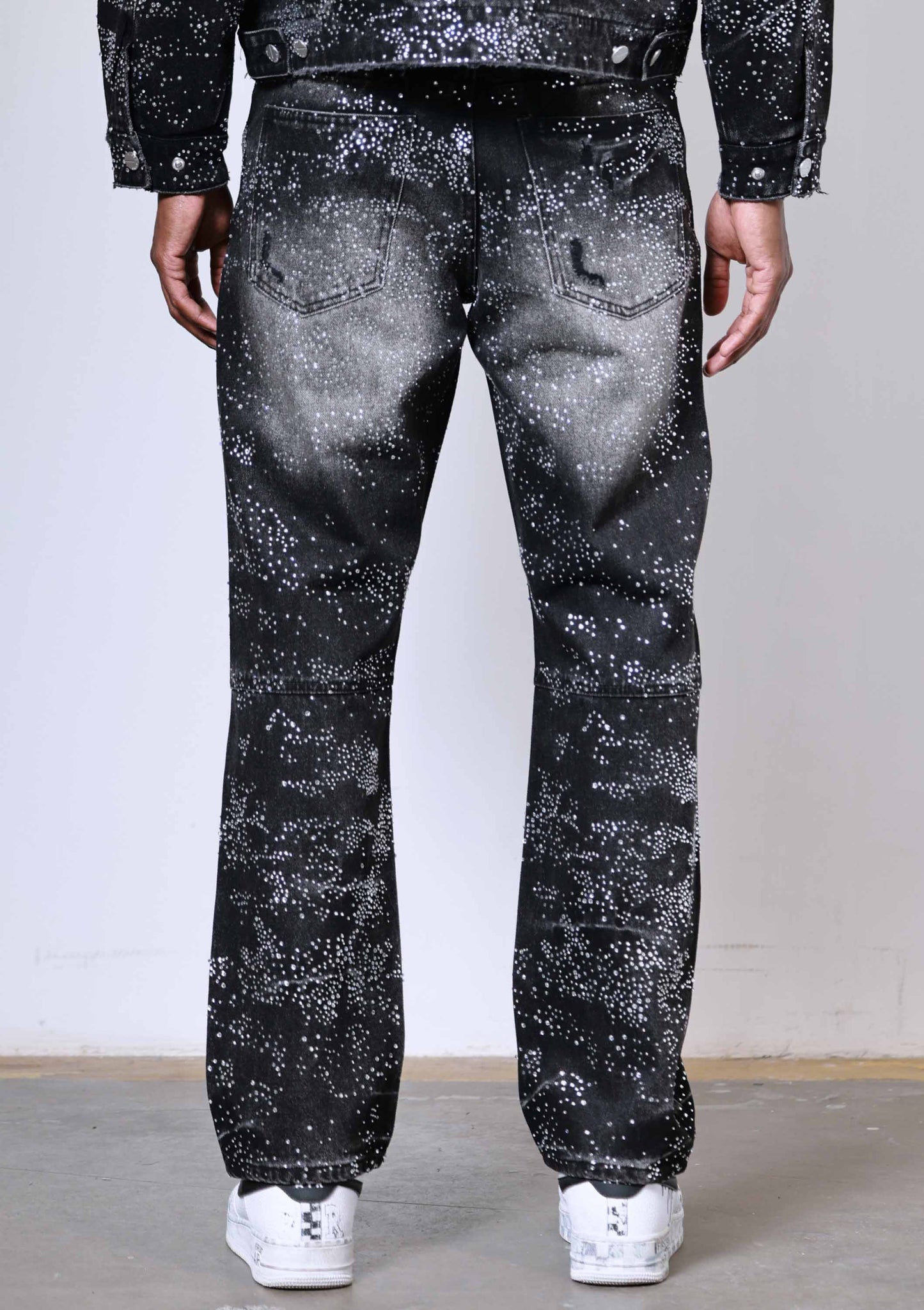 FIRST ROW ALLOVER RHINE STONE DISTRESSED JEANS BLACK