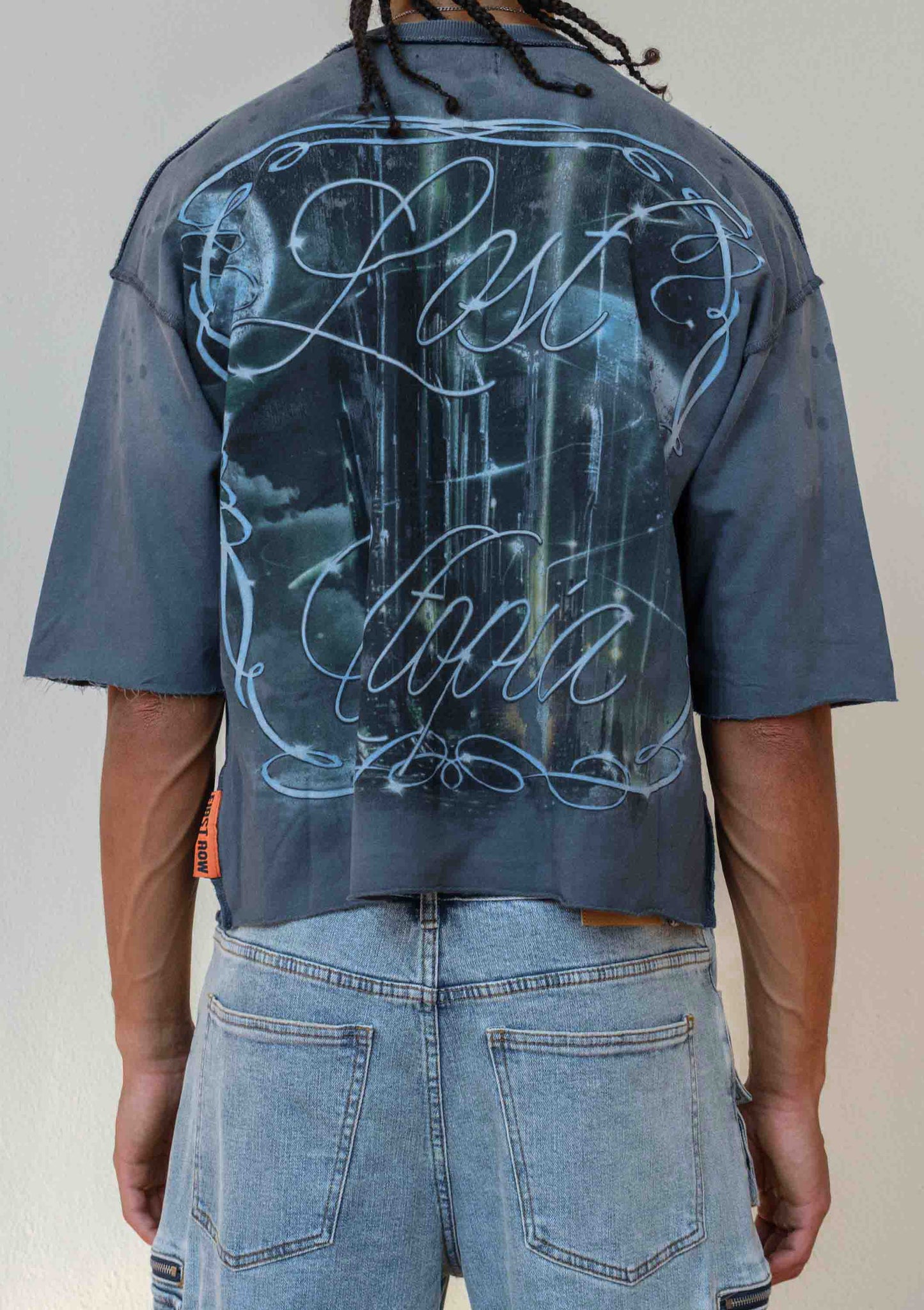 FIRST ROW LOST UTOPIA UNEARTH CROPPED  TEE