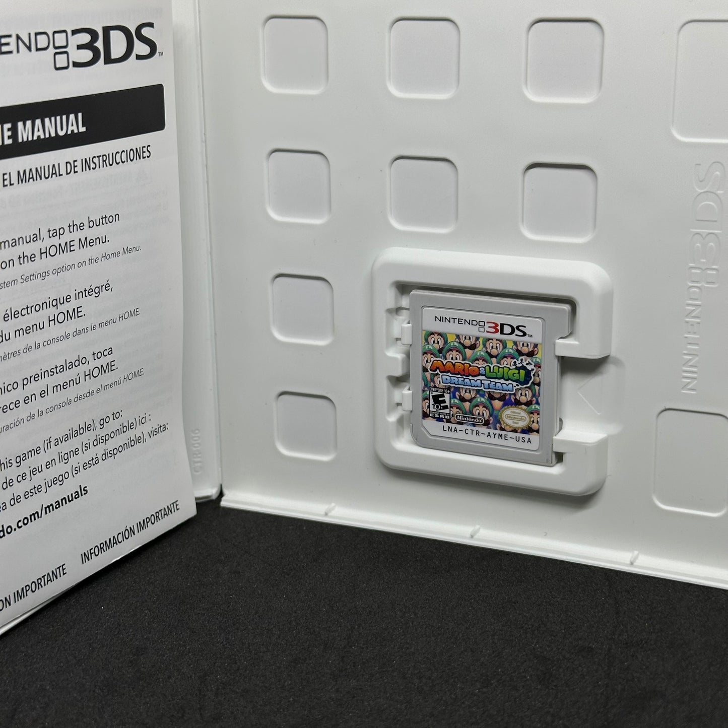 Nintendo 3DS XL Bundle Charger & 8 Games