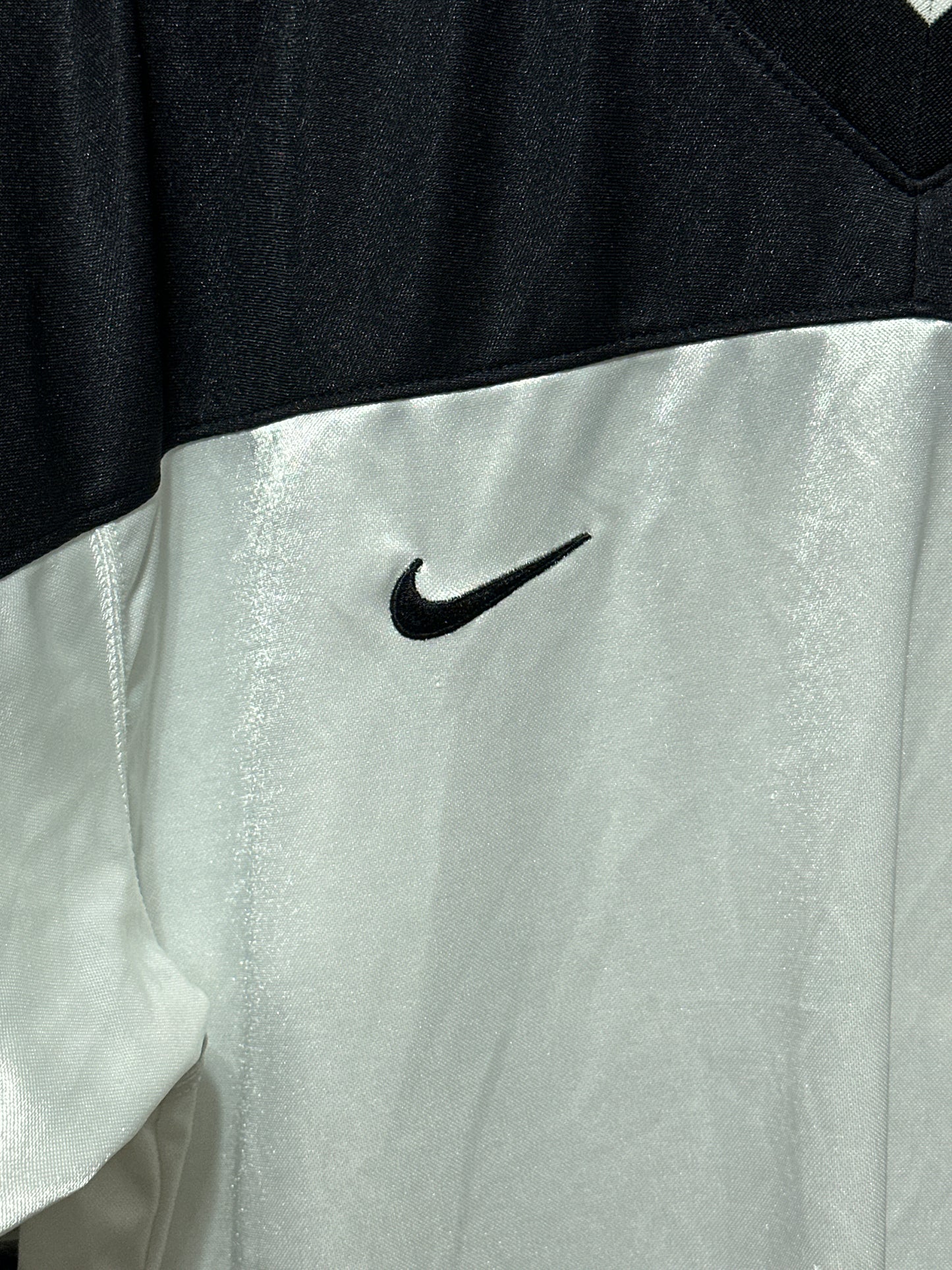 Vintage Nike Embroidered Swoosh Sportswear Logo Tee Large