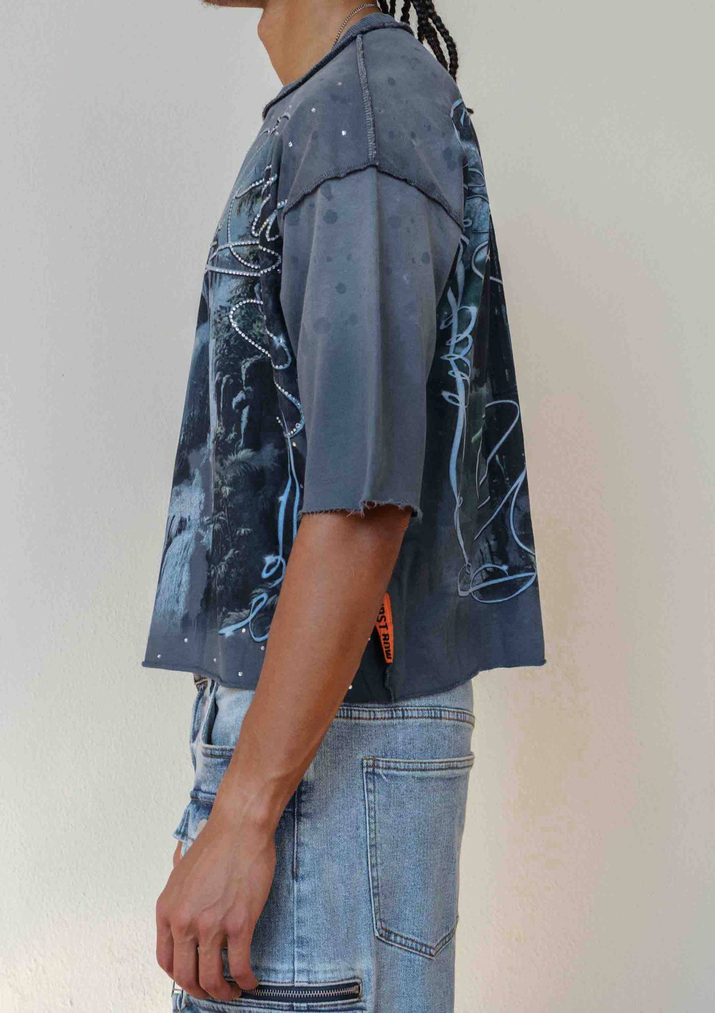 FIRST ROW LOST UTOPIA UNEARTH CROPPED  TEE