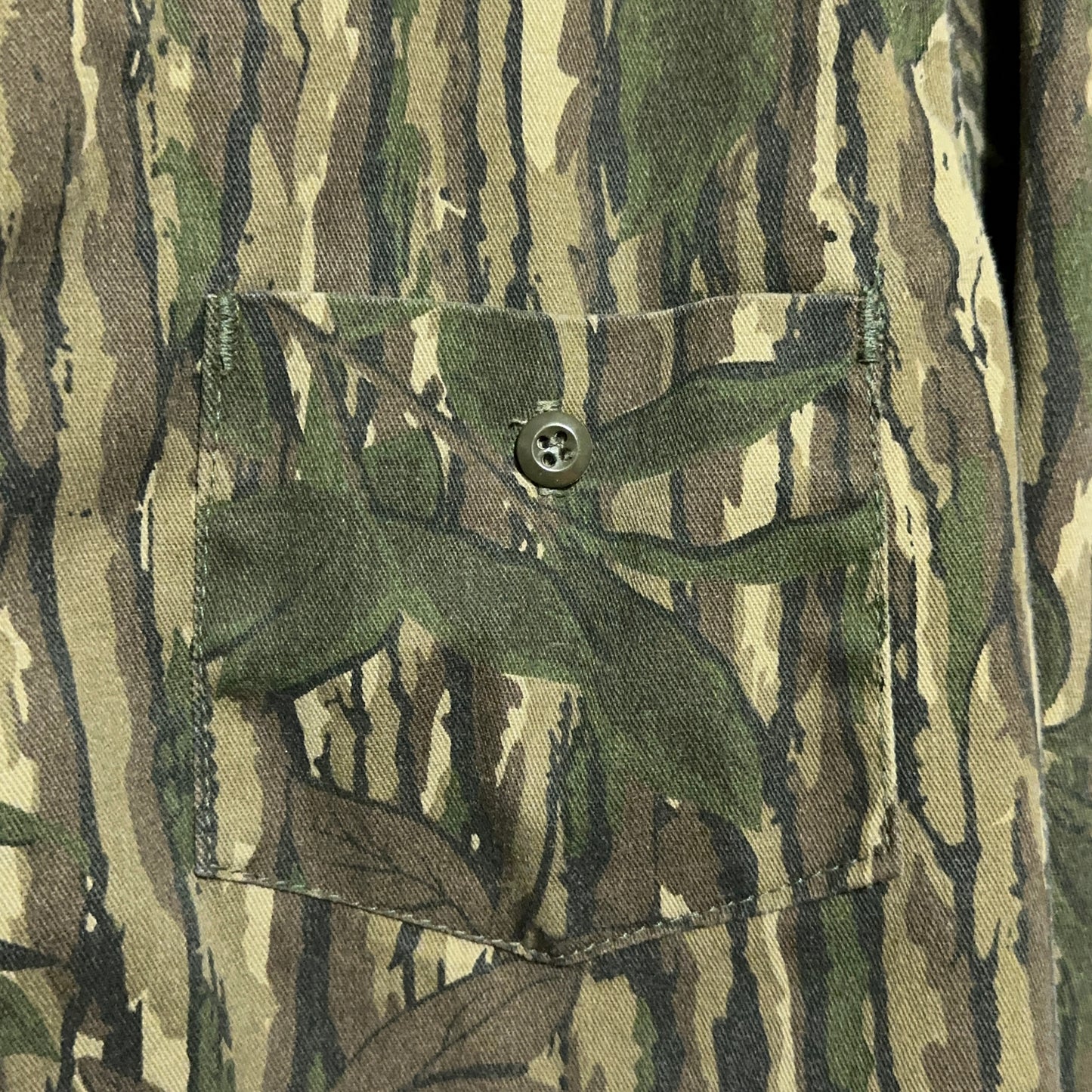 Vintage SafTBak Realtree Camo Button Up Shirt XL