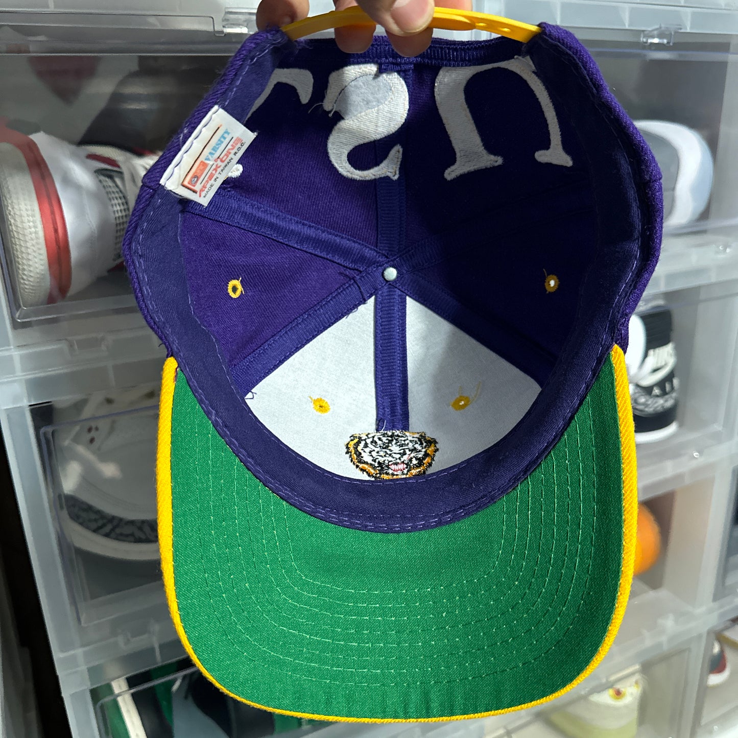 Vintage 90s LSU Tigers Embroidered Logo Snapback Hat