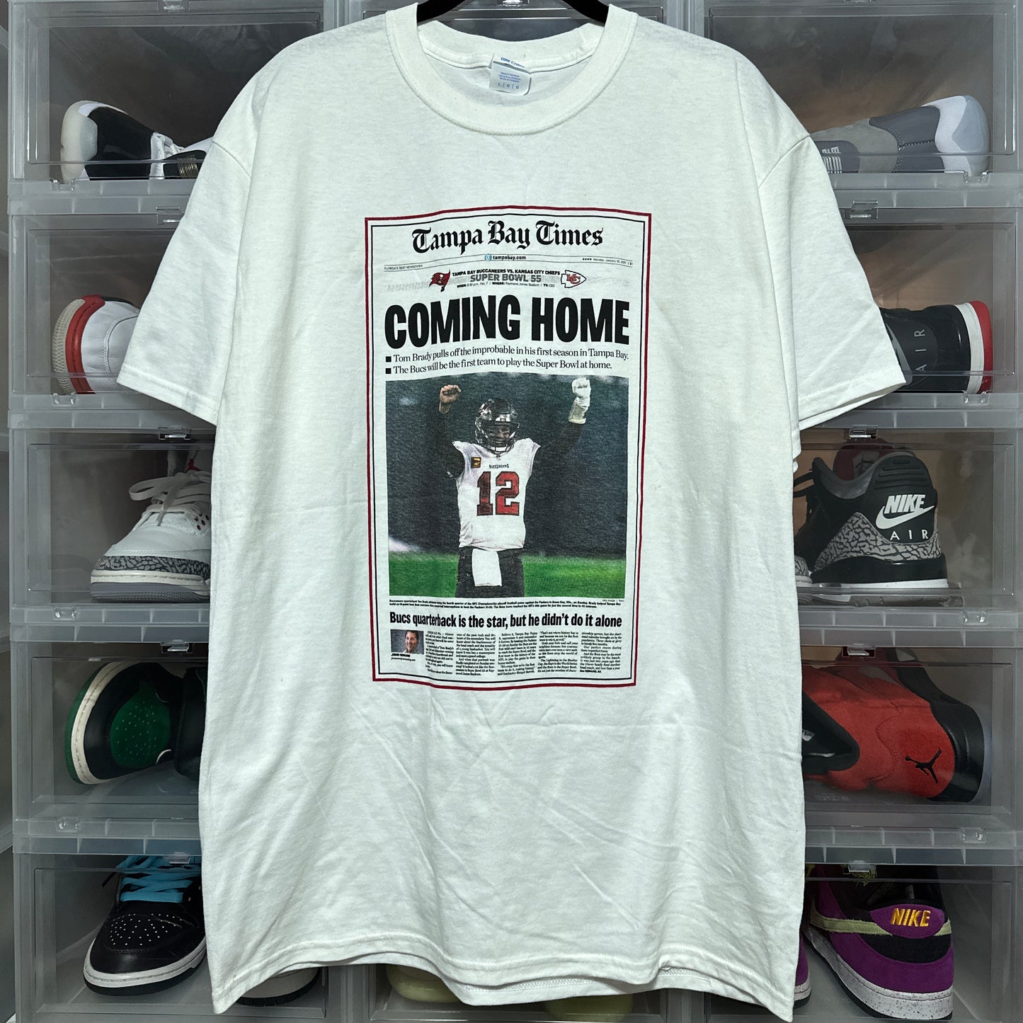 Tom Brady Tampa Bay Buccaneers Superbowl Newspaper Player Tee Large