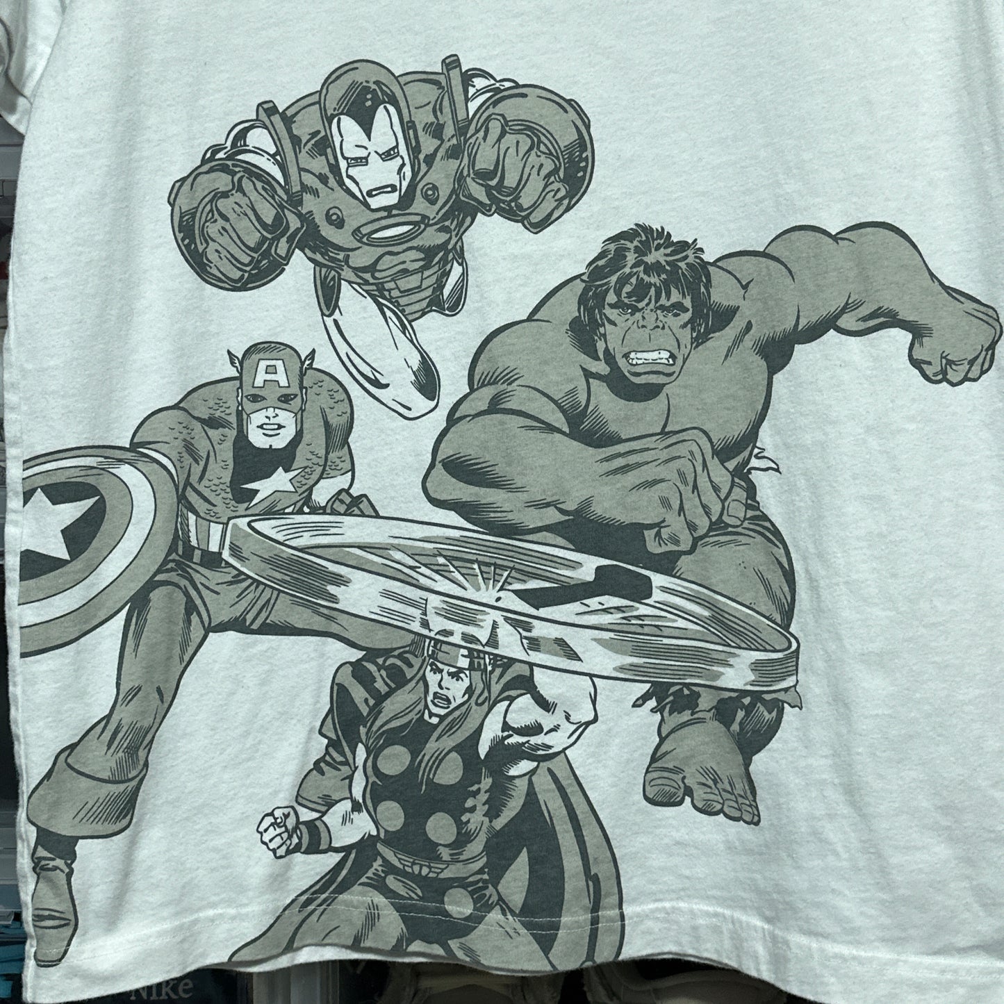 Uniqlo x Marvel Avengers Embroidered Graphic T-Shirt Large