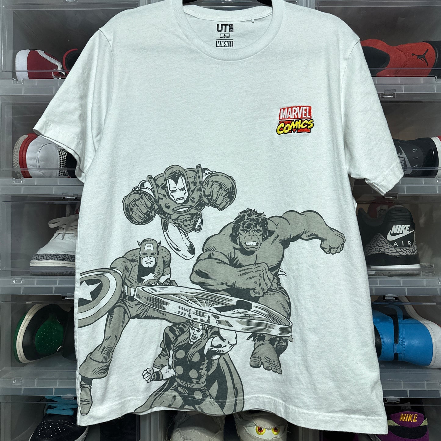 Uniqlo x Marvel Avengers Embroidered Graphic T-Shirt Large