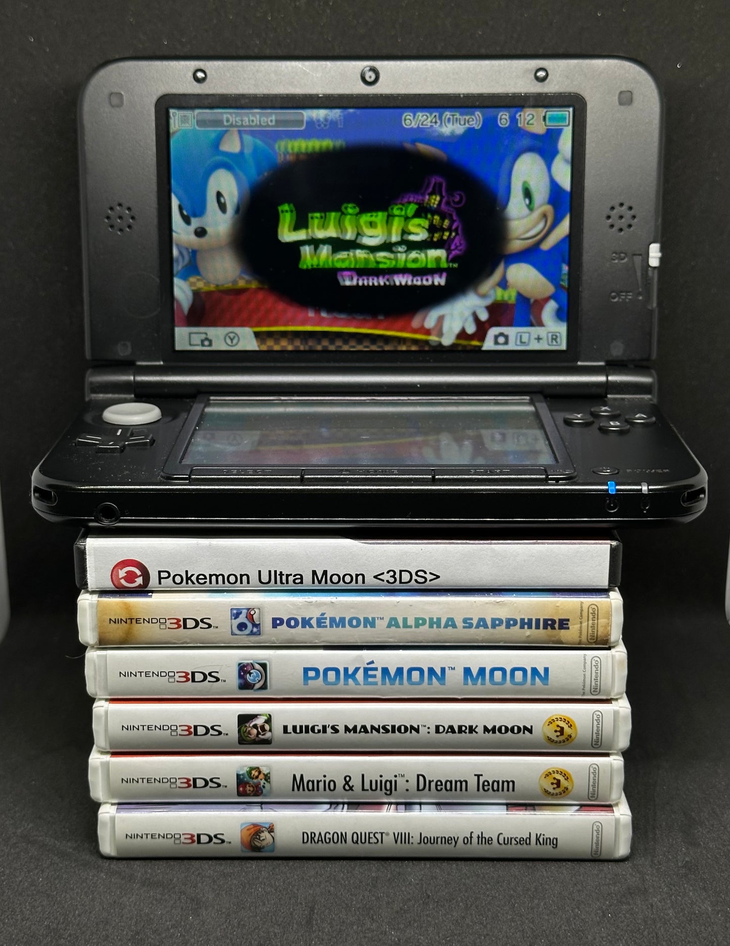 Nintendo 3DS XL Bundle Charger & 8 Games