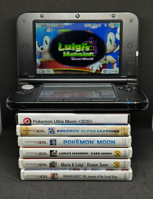 Nintendo 3DS XL Bundle Charger & 8 Games